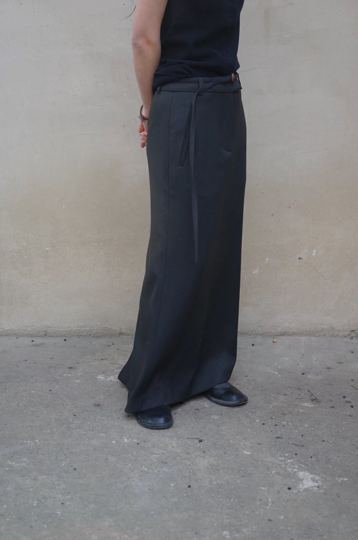 26早春 TESSA BELTED SKIRT