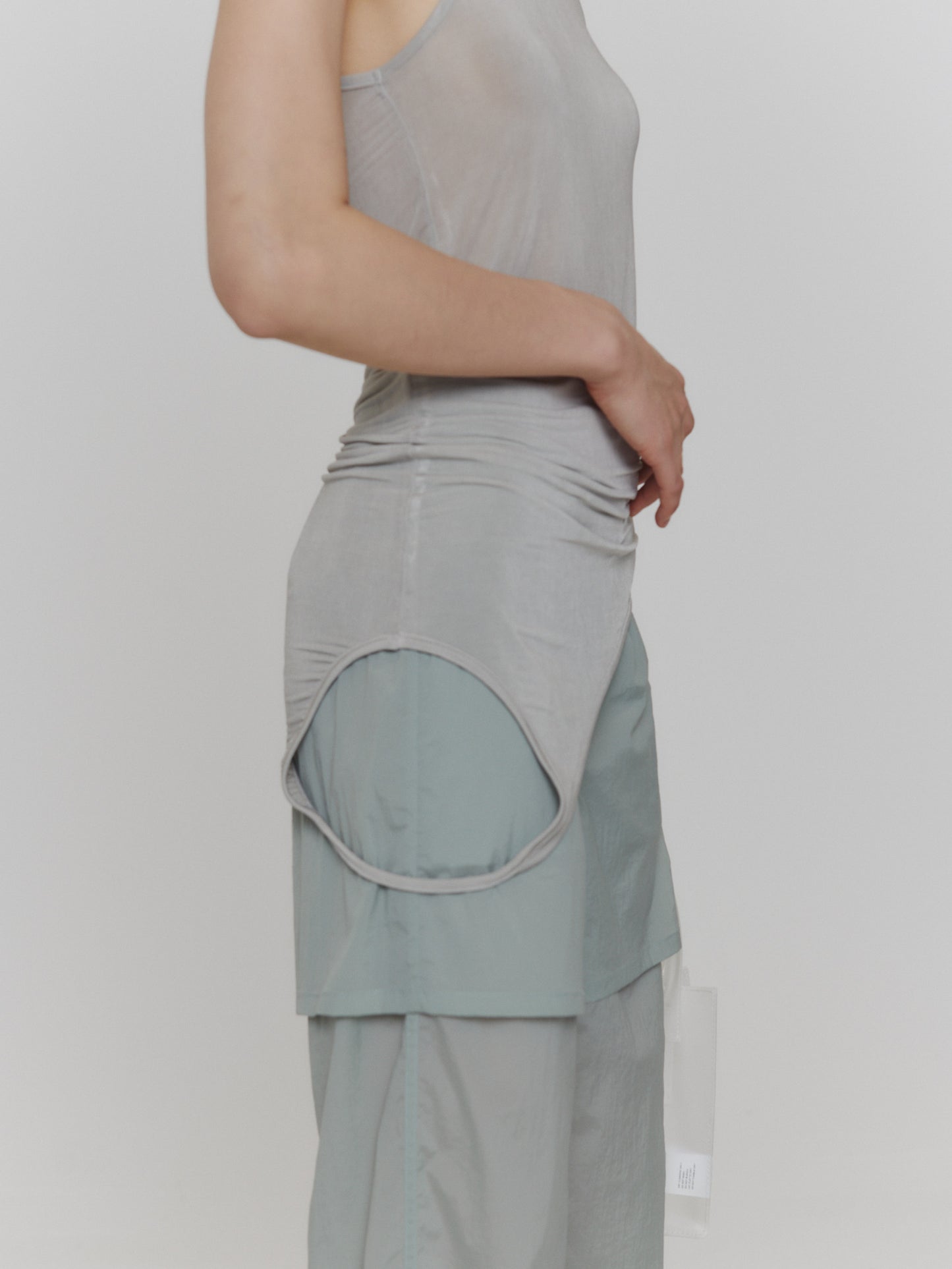 24早春 THREE STRAPS SLEEVELESS TOP