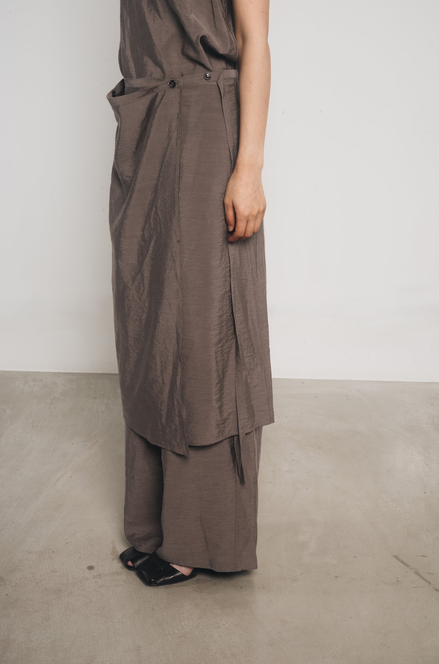 25春夏 真丝莫代尔百搭系带U领背心裙裤三件套