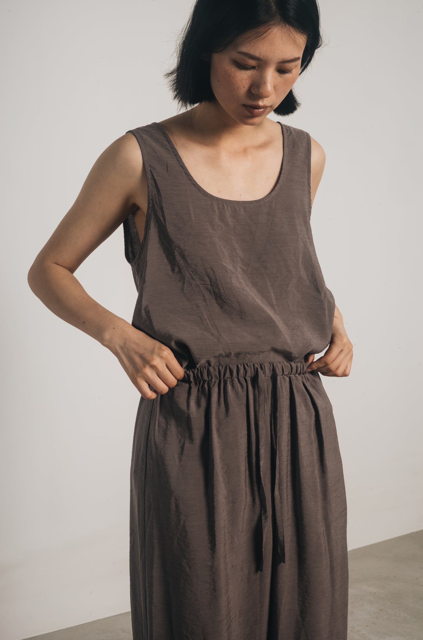 25春夏 真丝莫代尔百搭系带U领背心裙裤三件套