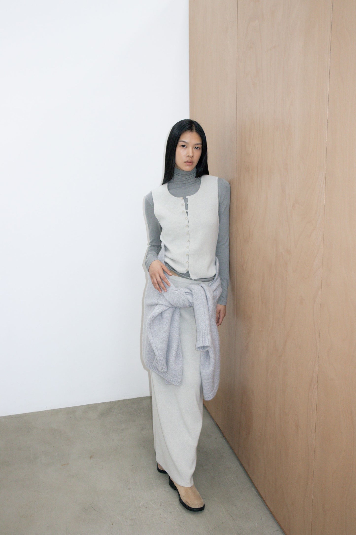 25早秋 BUTTON DOWN SLEEVELESS TOP