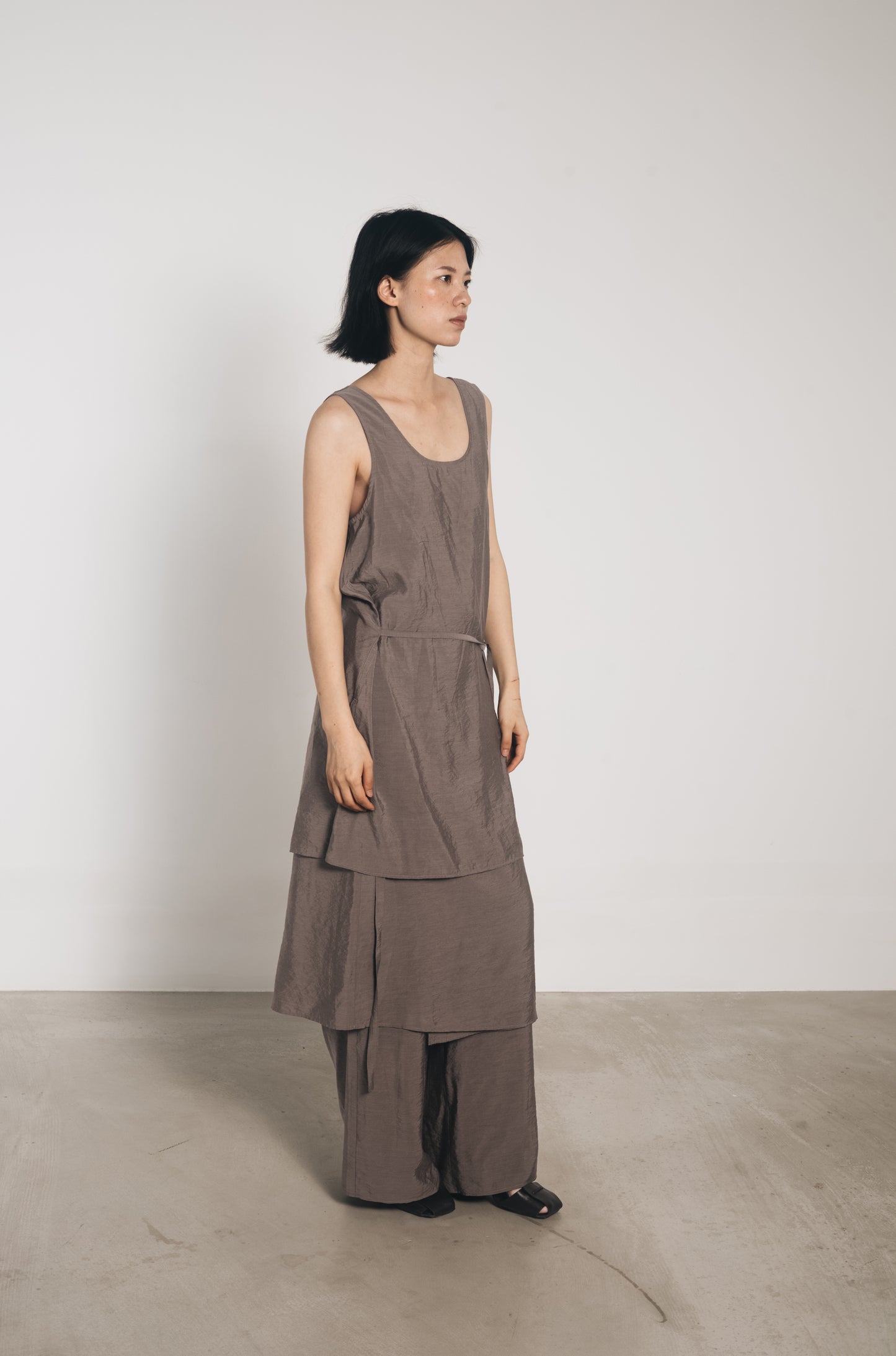 25春夏 真丝莫代尔百搭系带U领背心裙裤三件套