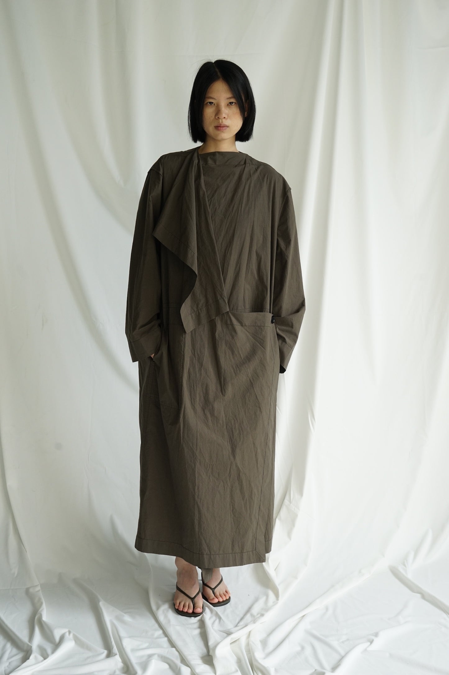 25早秋 纯棉荡领挎包工装风衣