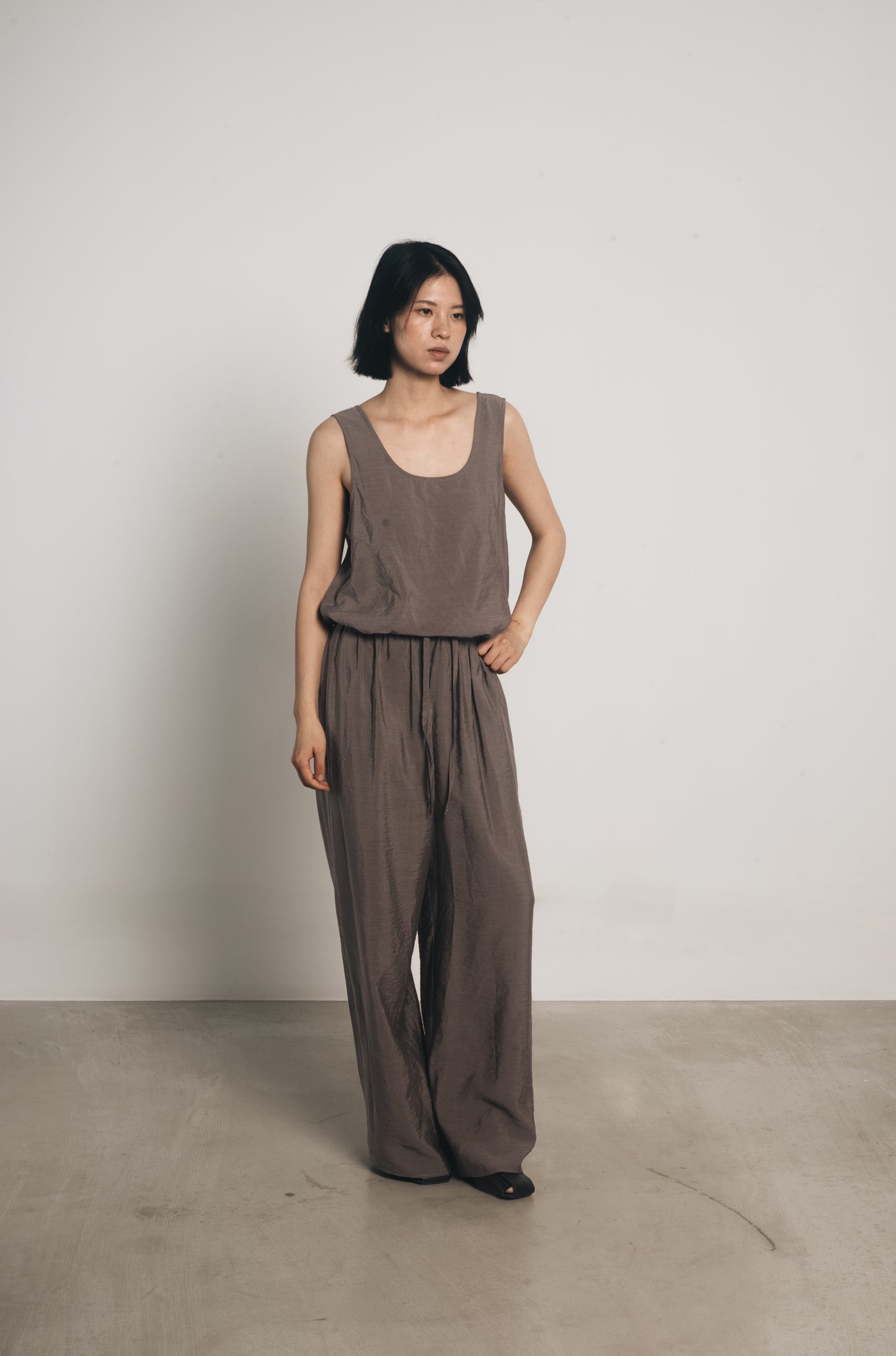 25春夏 真丝莫代尔百搭系带U领背心裙裤三件套