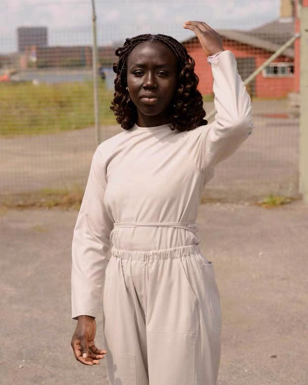 26早春 LONG SLEEVE APRON TOP