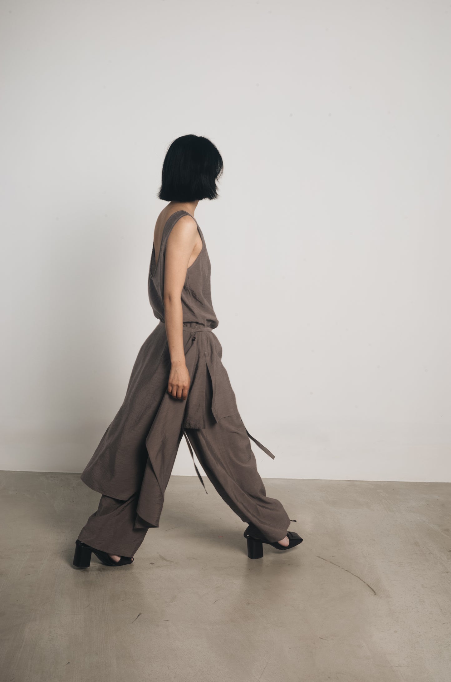 25春夏 真丝莫代尔百搭系带U领背心裙裤三件套