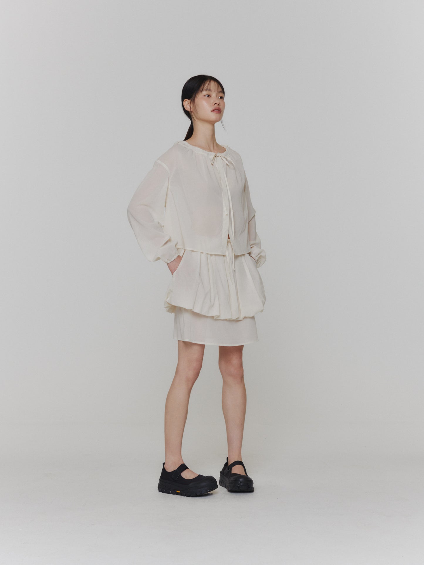 24早春 SHEER SHIRRING HOODED BLOUSE