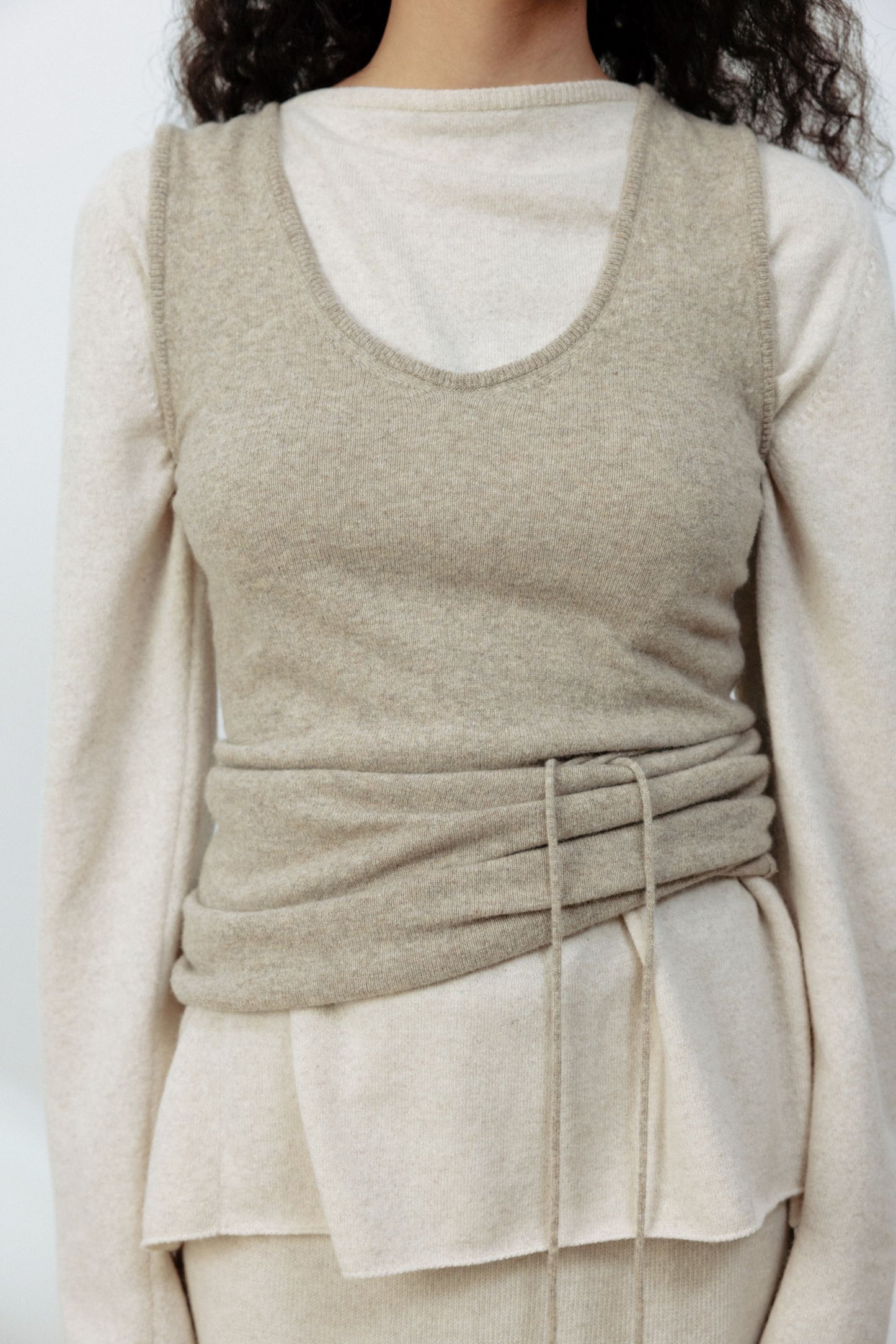 24早秋 BASIC LONG SCOOP NECK TOP