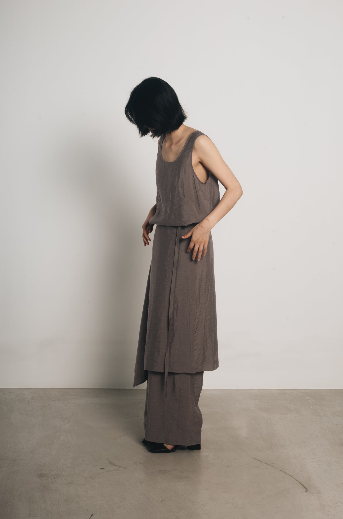 25春夏 真丝莫代尔百搭系带U领背心裙裤三件套