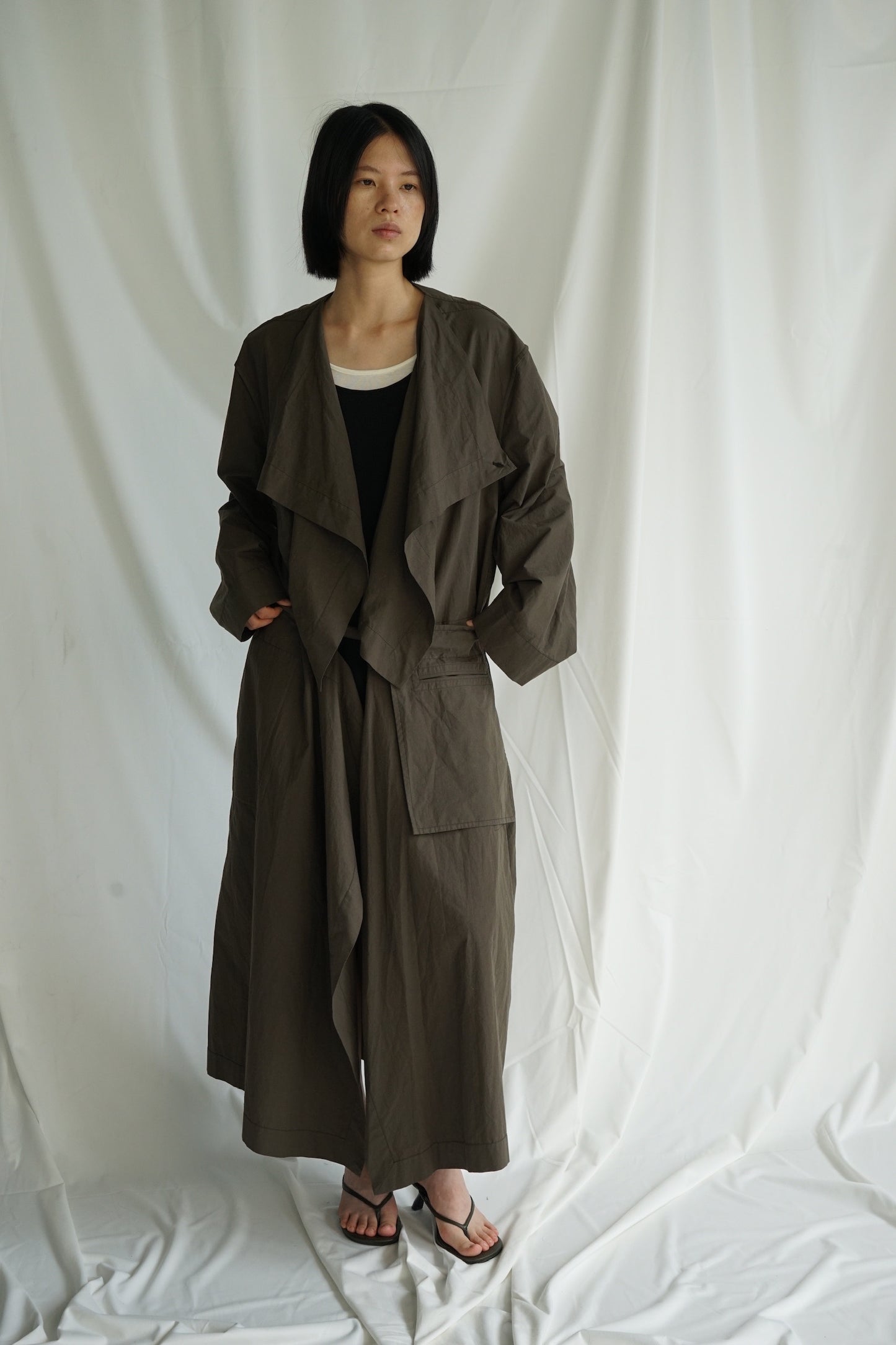 25早秋 纯棉荡领挎包工装风衣