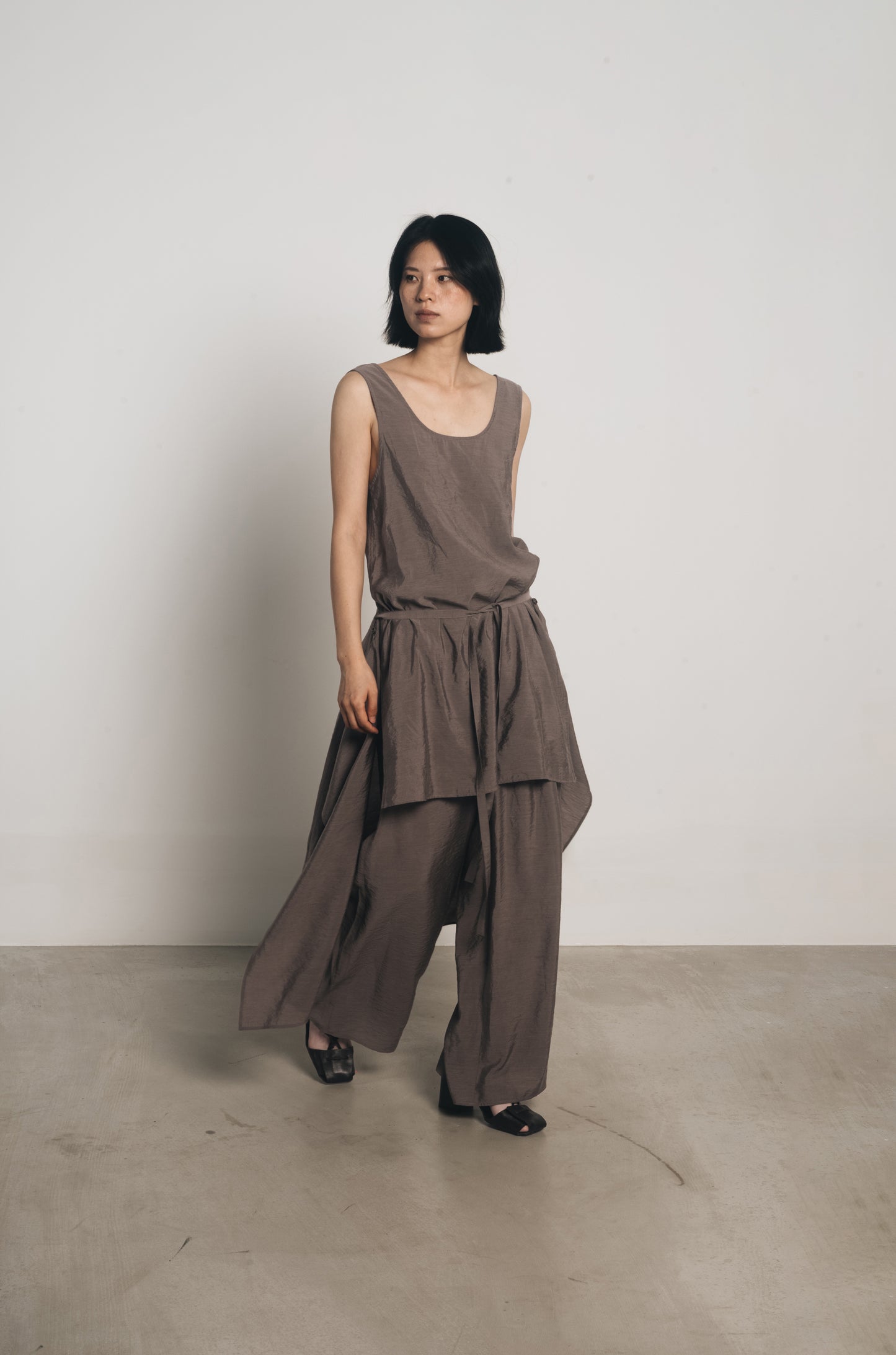 25春夏 真丝莫代尔百搭系带U领背心裙裤三件套