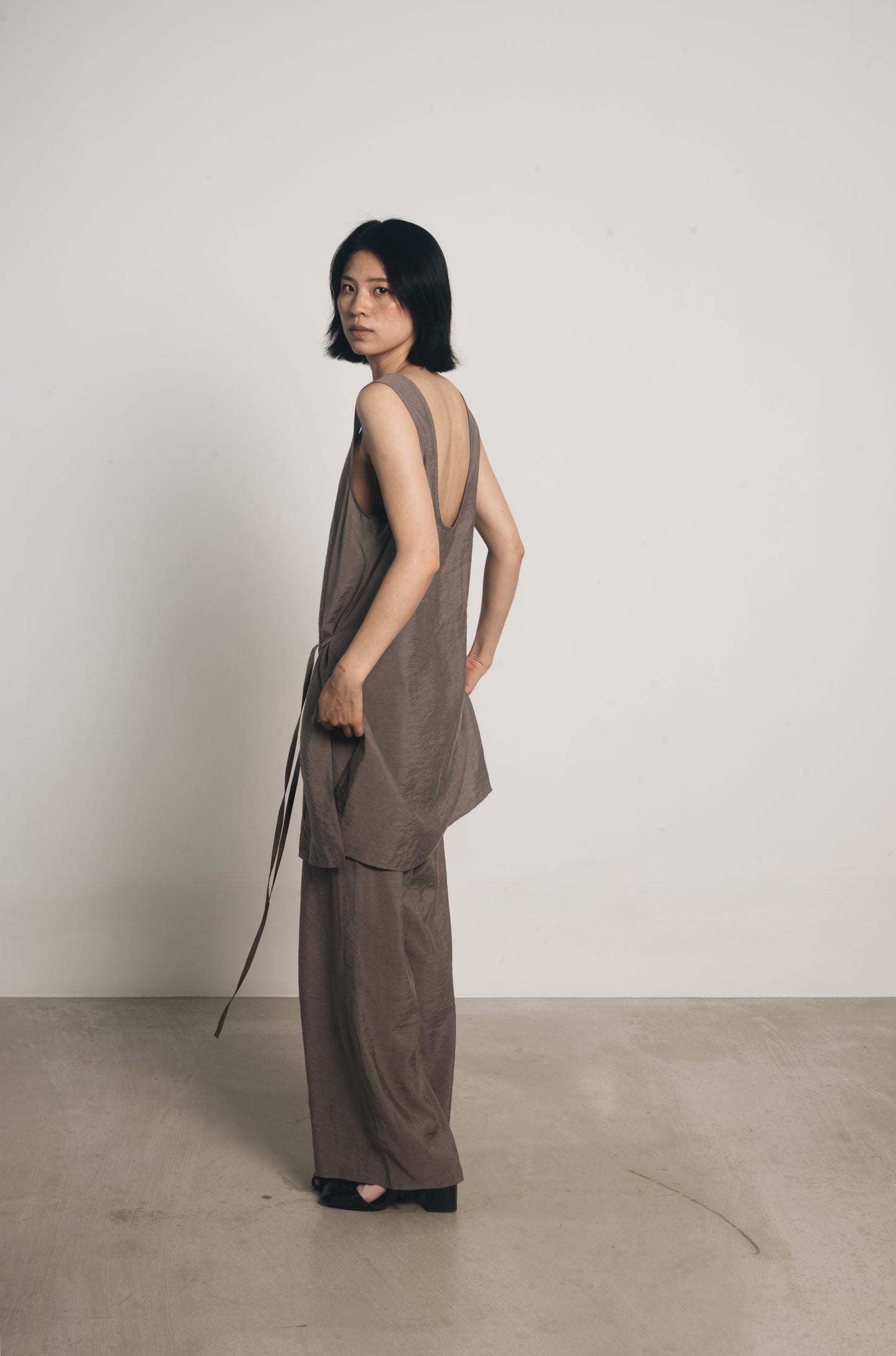 25春夏 真丝莫代尔百搭系带U领背心裙裤三件套