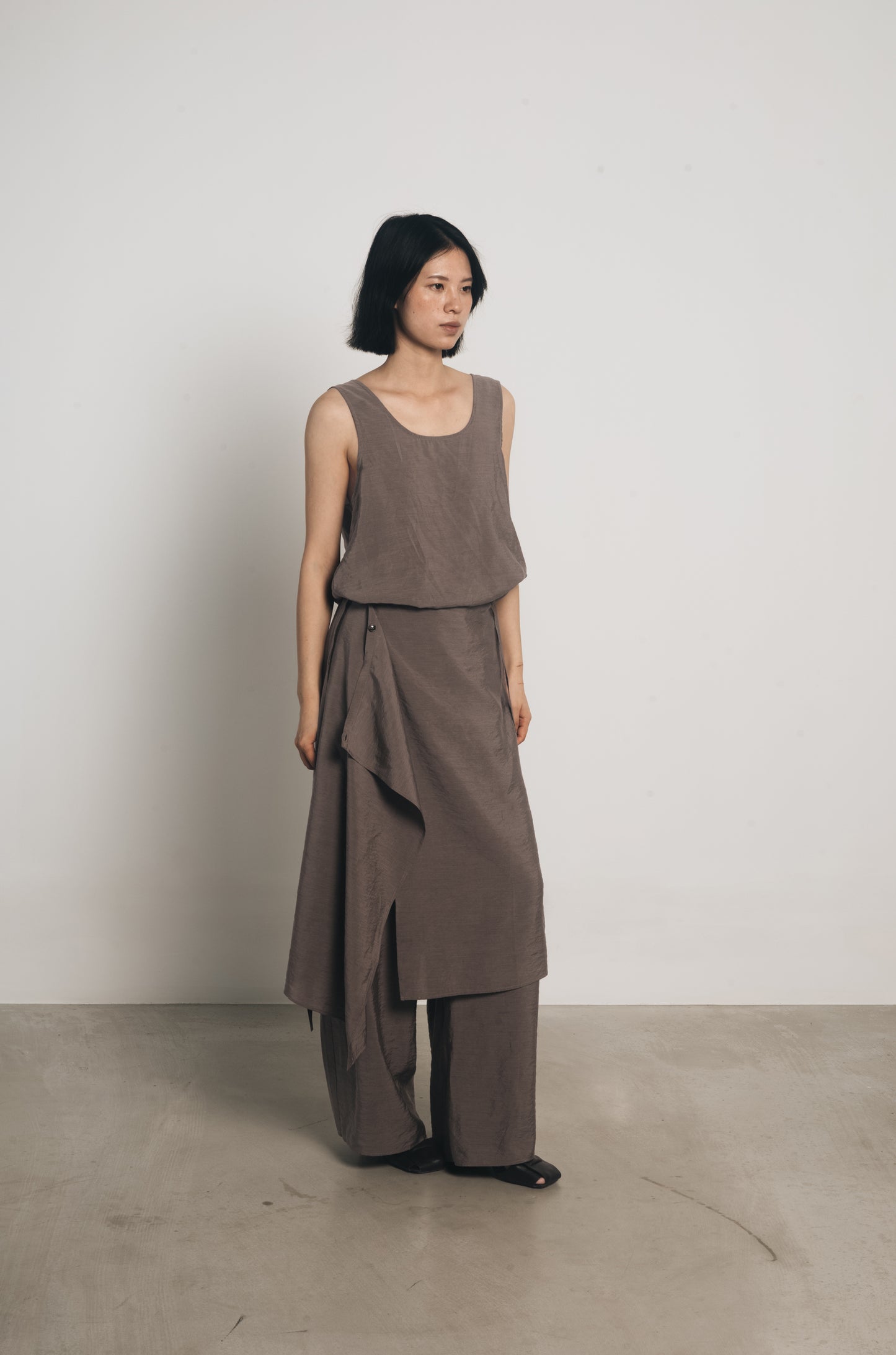 25春夏 真丝莫代尔百搭系带U领背心裙裤三件套