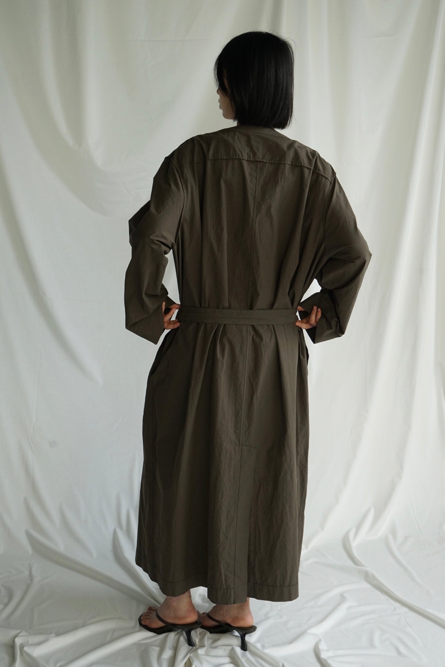 25早秋 纯棉荡领挎包工装风衣