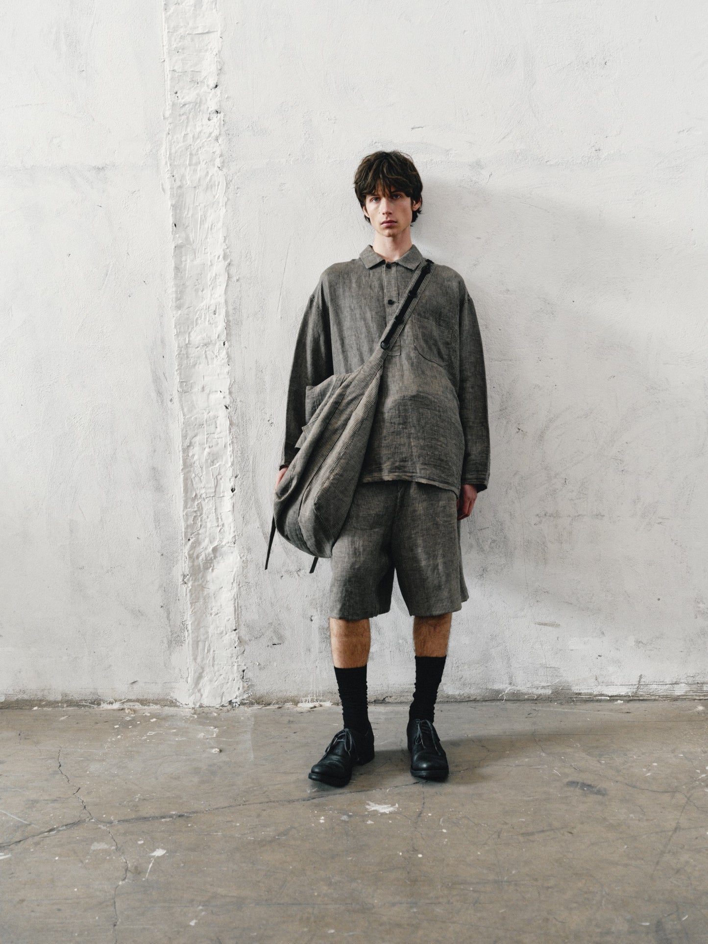 25春夏 冷染苎麻浅褐色条纹宽松抽绳短裤