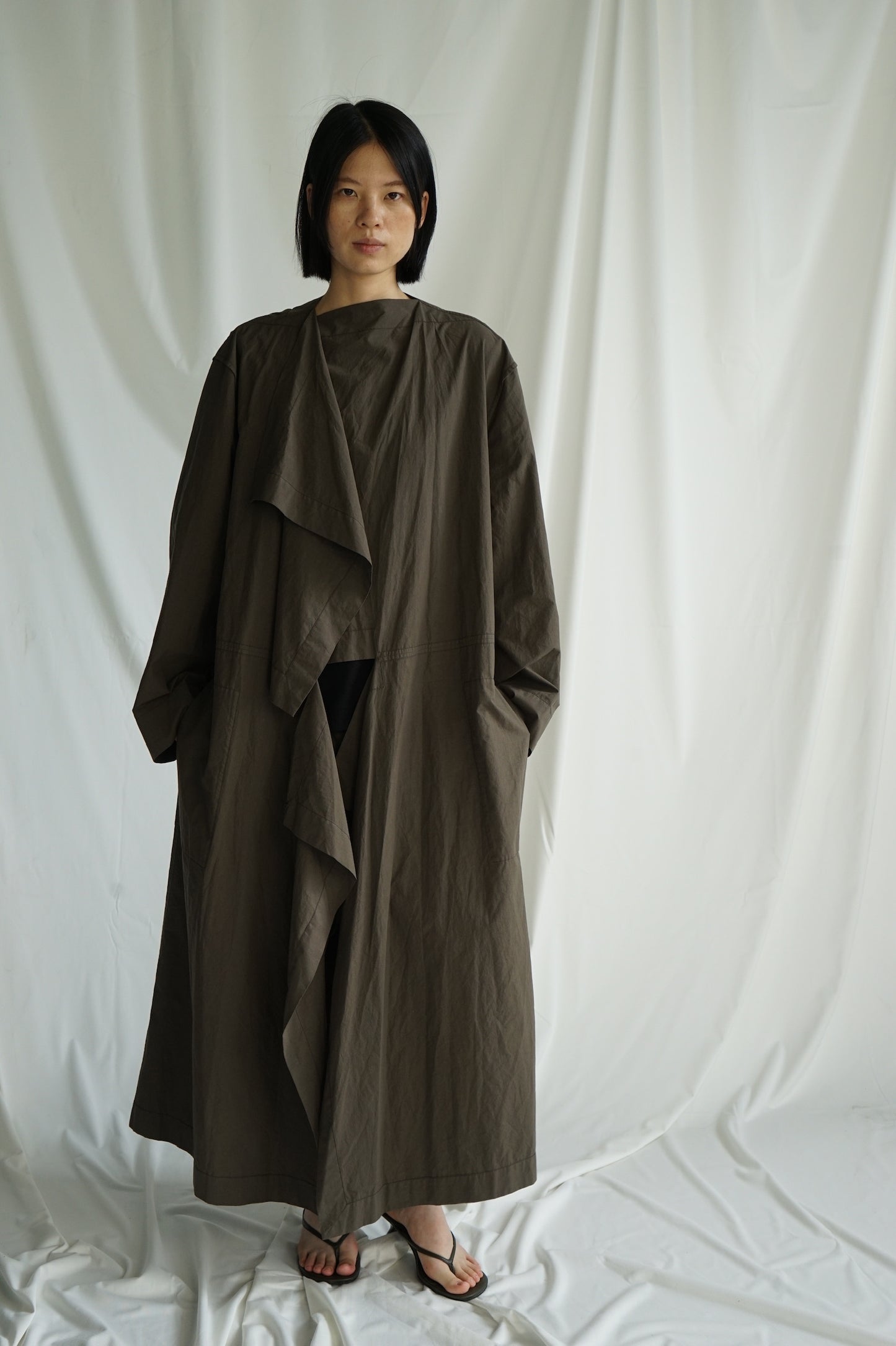 25早秋 纯棉荡领挎包工装风衣