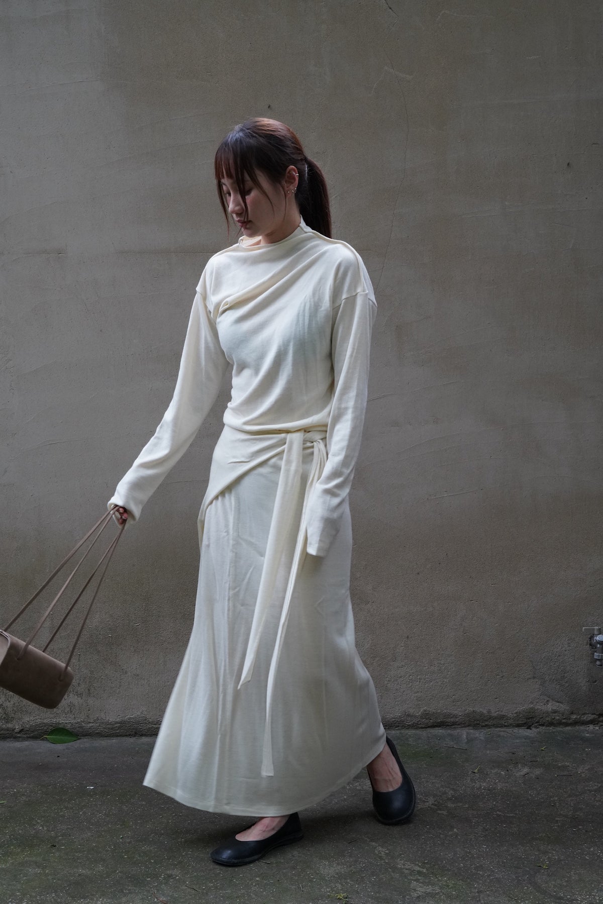 26早秋 WOOL BLEND DRAPED  KNIT TOP