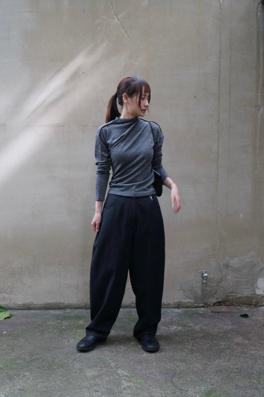 26早秋 WOOL CURVED TROUSERS