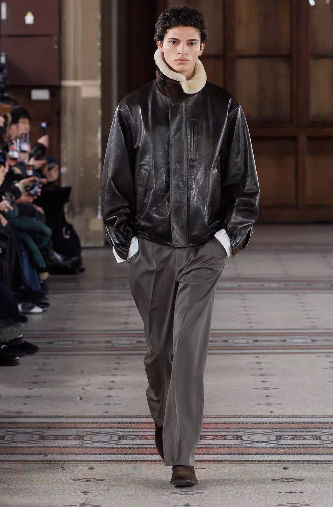 26秋冬 MOUTON COLLAR CALF ZIP JACKET